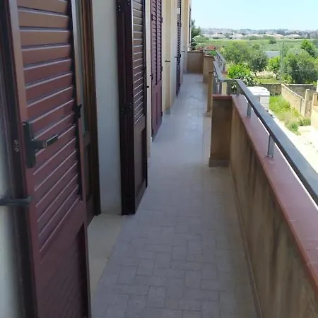 Casa Vacanze U Puzzu Apartment *