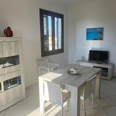 Casa Vacanze U Puzzu Apartment *