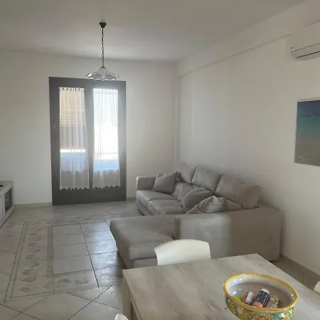 Casa Vacanze U Puzzu Apartment
